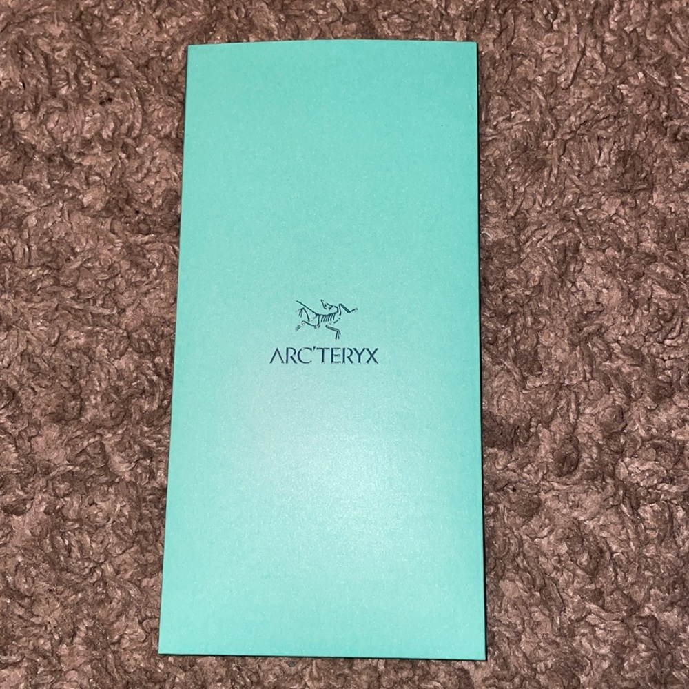 Arc’teryx Limited Edition Lunar New Year Envelopes & Box View 2